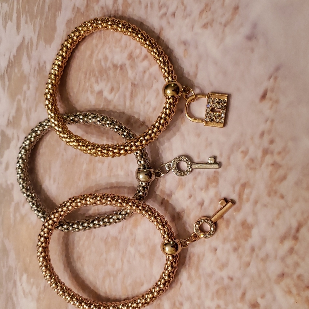 3 PC/SET Key Lock Stretch Bracelets - Picture 4 of 4